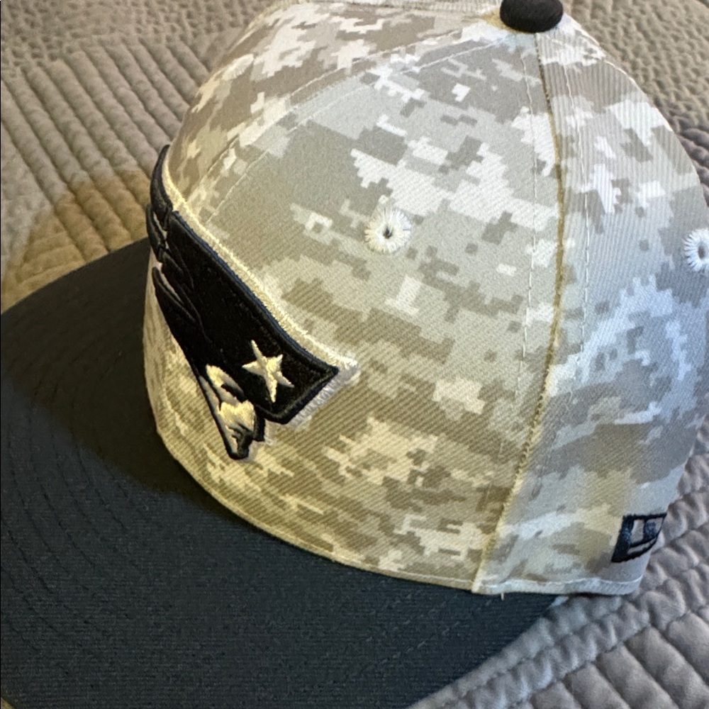 New England Patriots Salute to Service never worn- fitted 7 1/2 baseball cap - Picture 5 of 15